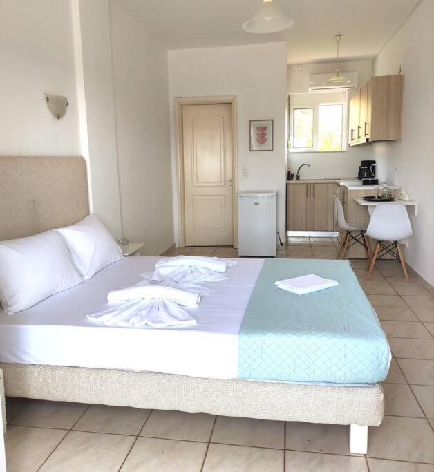 #4 Giorgos & Chara Apartments Nea Kydonia  ภายนอก รูปภาพ